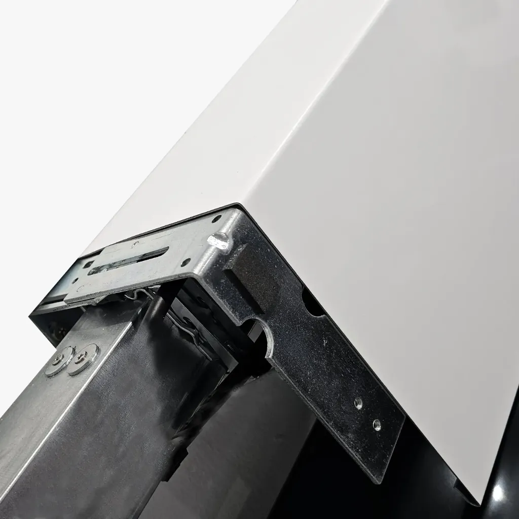 Zsaluzia védőlemez vízszintesen állítható konzol